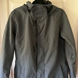 Burton winter jacket size Mens small.